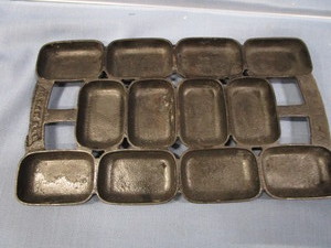 lot 108 image: Cast Iron Mold