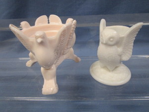 lot 127 image: Milk Glass, Westmoreland, Jeanette