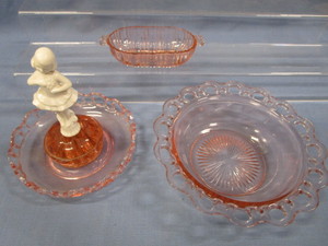 lot 128 image: Pink Depression Glass