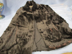 lot 145 image: Vintage Fur Cape