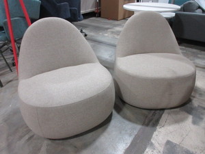 lot 314 image: PAIR OF BERNHARDT UPHOLSTERED CHAIRS