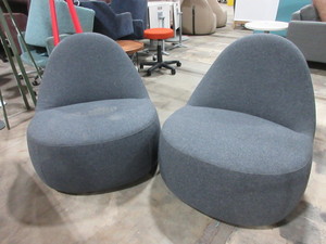 lot 315 image: A PAIR OF BERNHARD UPHOLSTERED LOUNGE CHAIRS