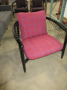 lot 325 image: HERMAN MILLER GEIGER INTERNATIONAL CROSS HATCH CHAIR
