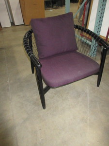 lot 327 image: HERMAN MILLER GEIGER INTERNATIONAL CROSS HATCH CHAIR