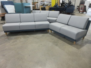 lot 337 image: HON ARMLESS SOFA AND LOVE SEAT