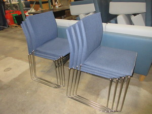 lot 400 image: SOURCE TIER 494 STACKING CHAIRS