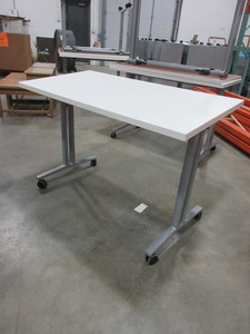 lot 461 image: HERMAN MILLER FLIP TOP WORK TABLES