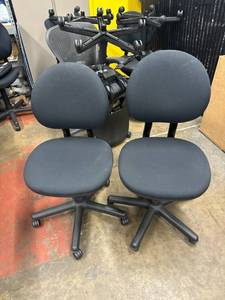 lot 479 image: STEELCASE CRITERION CHAIRS