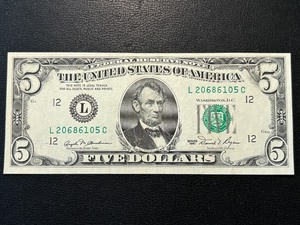 1981 Green Seal $5 Dollar Federal Reserve Note Uncirculated