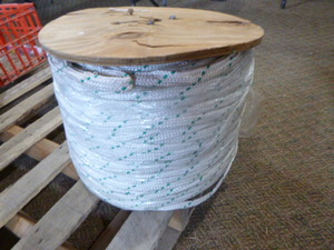 lot 63 image: Spool of Flat Polyester Pulling Rope