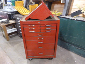 lot 73 image: Locking Toolbox with Folding Side Table