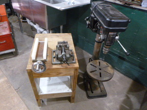 lot 76 image: Cal-Hawk 5 Speed Drill Press