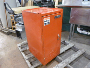 lot 78 image: Matco Metal Cabinet