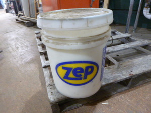 lot 79 image: Zap Recirculating Detergent