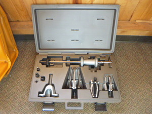 lot 109 image: OTC Multi-Purpose Slide Hammer Puller Set