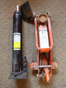 lot 129 image: 2 Jacks