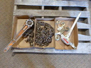 lot 136 image: Garage Items