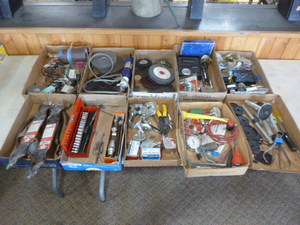 lot 167 image: Garage Items