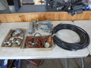 lot 173 image: Garage Items