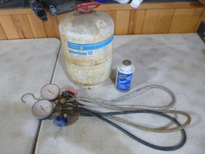 lot 176 image: Automotive Refrigerant Items