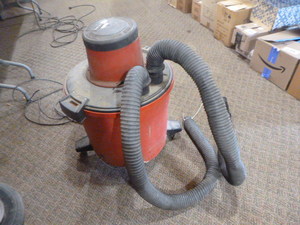 lot 184 image: Craftsman Home and Shop WetDry Vac