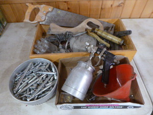 lot 188 image: Garage Items