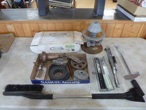 lot 194 image: Garage Items