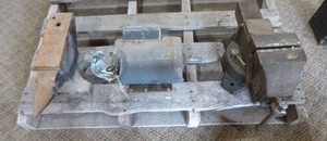 lot 201 image: Garage Items