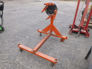 lot 218 image: Engine Stand