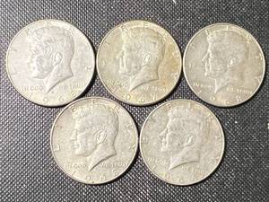lot 10 image: 5 US 40% SILVER KENNEDY HALF DOLLARS