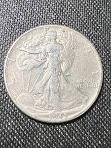 lot 31 image: 1945 US WALKING LIBERTY HALF DOLLAR