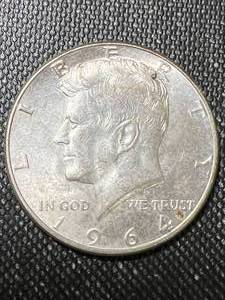 lot 44 image: 1964 US KENNEDY HALF DOLLAR