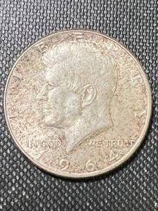 lot 60 image: 1964 US KENNEDY HALF DOLLAR