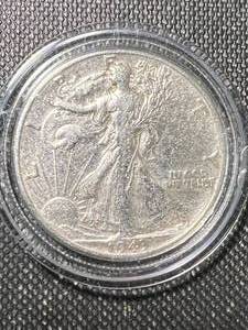 lot 48A image: 1943 US WALKING LIBERTY HALF DOLLAR IN AIRTITE