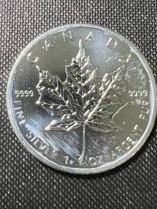 lot 51A image: 2013 CANADIAN MAPLE LEAF 1 TROY OZ .9999 FINE SILVER