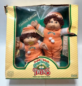 Vintage 1984 CABBAGE PATCH Brown Loops TWINS Boy and Boy w Dimple, Brown Eyes, MIB