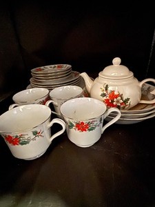 lot 6 image: Vintage Trisa China 1693