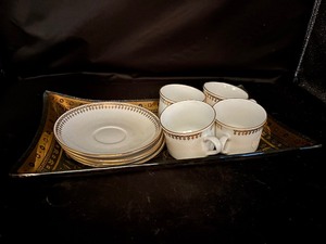 lot 12 image: Gold-trimmed China