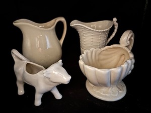 lot 13 image: Cream Colored Decorative Dishes