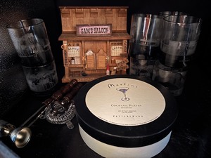 lot 16 image: Vintage Cocktail Plates, Glasses and more