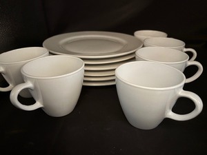 lot 23 image: Centura by Corning White China Plates and Cups
