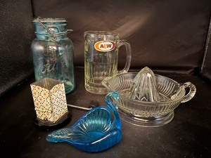 lot 26 image: Vintage Glass Juicer, A&W Mug and more