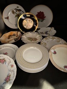 lot 21 image: Vintage China Plates, Chokin Art and more