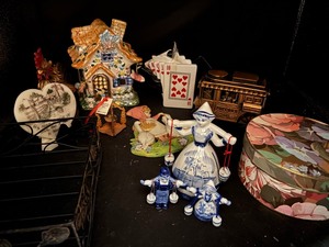 lot 33 image: Assorted Knick Knacks and more