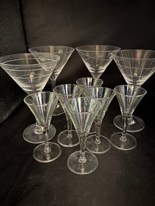 lot 50 image: Cocktail Glasses