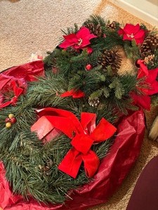 lot 73 image: 2 Christmas Wreaths in a Carrying Case