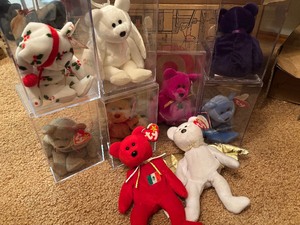lot 76 image: Beanie Babies