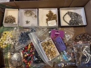 lot 65 image: Vintage Necklaces