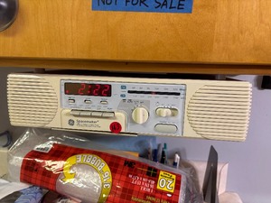 lot 163 image: Spacemaker Undershelf Stereo Radio with Cassette Player