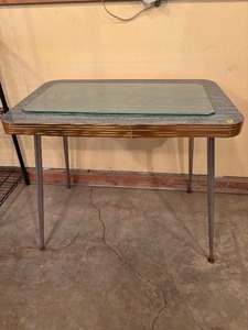 lot 184 image: Vintage Table and Glass Shelf